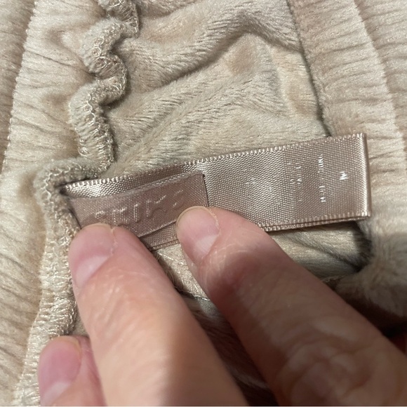 SKIMS Velour Pants with pockets - Picture 11 of 12